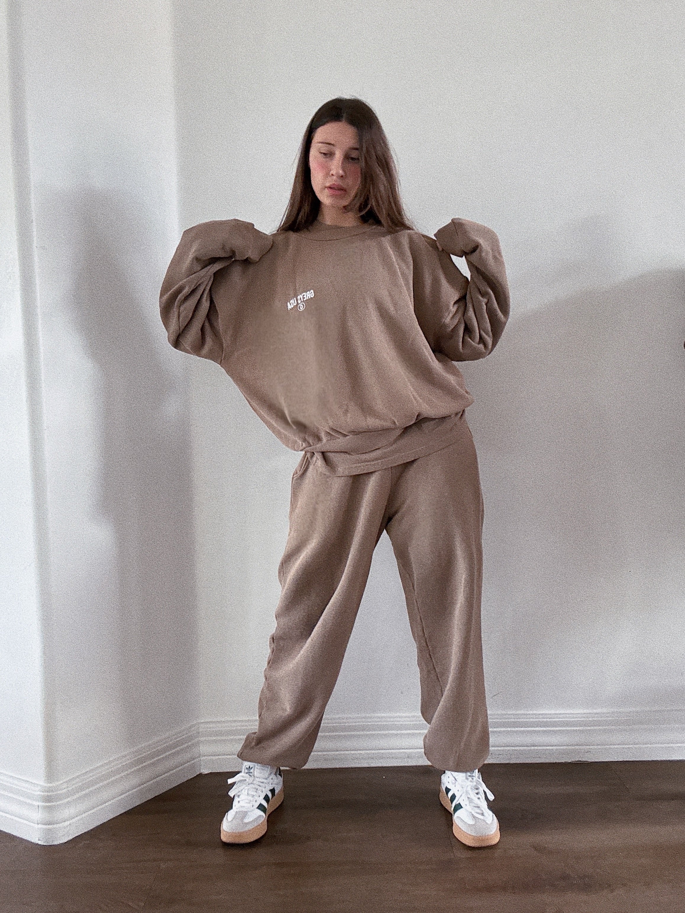 Neutral americana crewneck